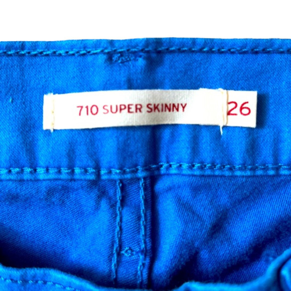 LEVI’S 710 Super Skinny Mid Rise Jeans in Gorgeous Bright Blue, 26 NWOT - Picture 2 of 6